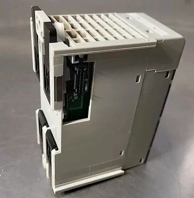 Allen Bradley 1769-OW16 / A Compact I/O Relay Output Loc3C31