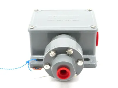 NEW SOR 4NN-K2-N4-B1A PRESSURE SWITCH 2-8 PSI 4NNK2N4B1A