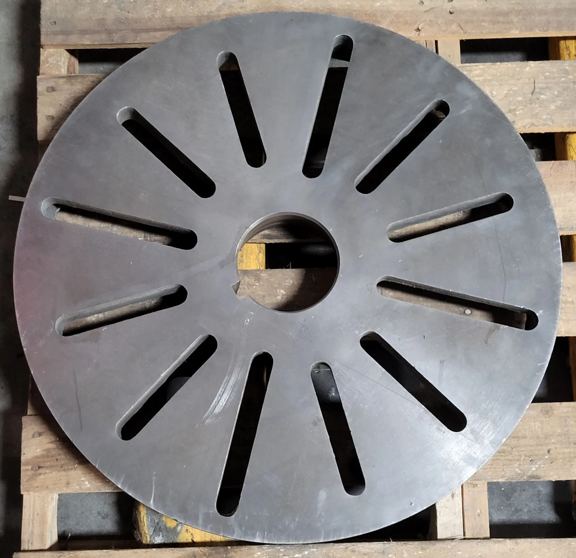 Lathe Chuck Face Plate w/ L2 Mount – 23.5 in Diameter