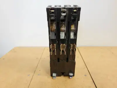 USED SQUARE D Q1370