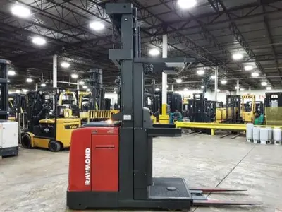 USED 2018 RAYMOND 560-OPC30TT
