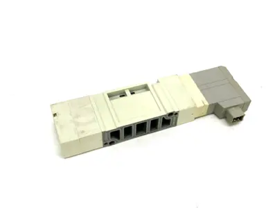 USED SMC PLUG-IN DOUBLE SOLENOID VALVE