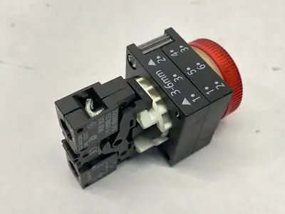3SU1001-6AA20-0AA0 | Siemens  Panel Indicator Light Red 22mm LOT OF 2 - Used