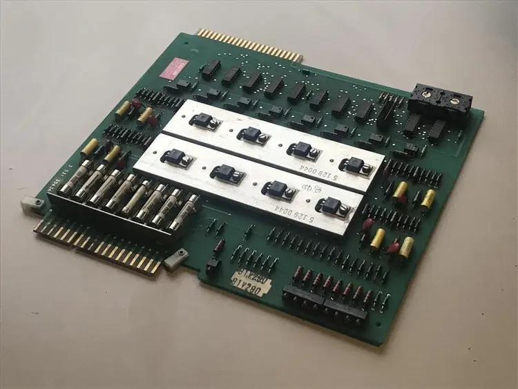 Used CINCINATTI MILACRON 110 VAC, 2 AMP MAX / OUTPUT 10 AMP Misc Electrical & Power Parts BE | Apt International N.V #362941