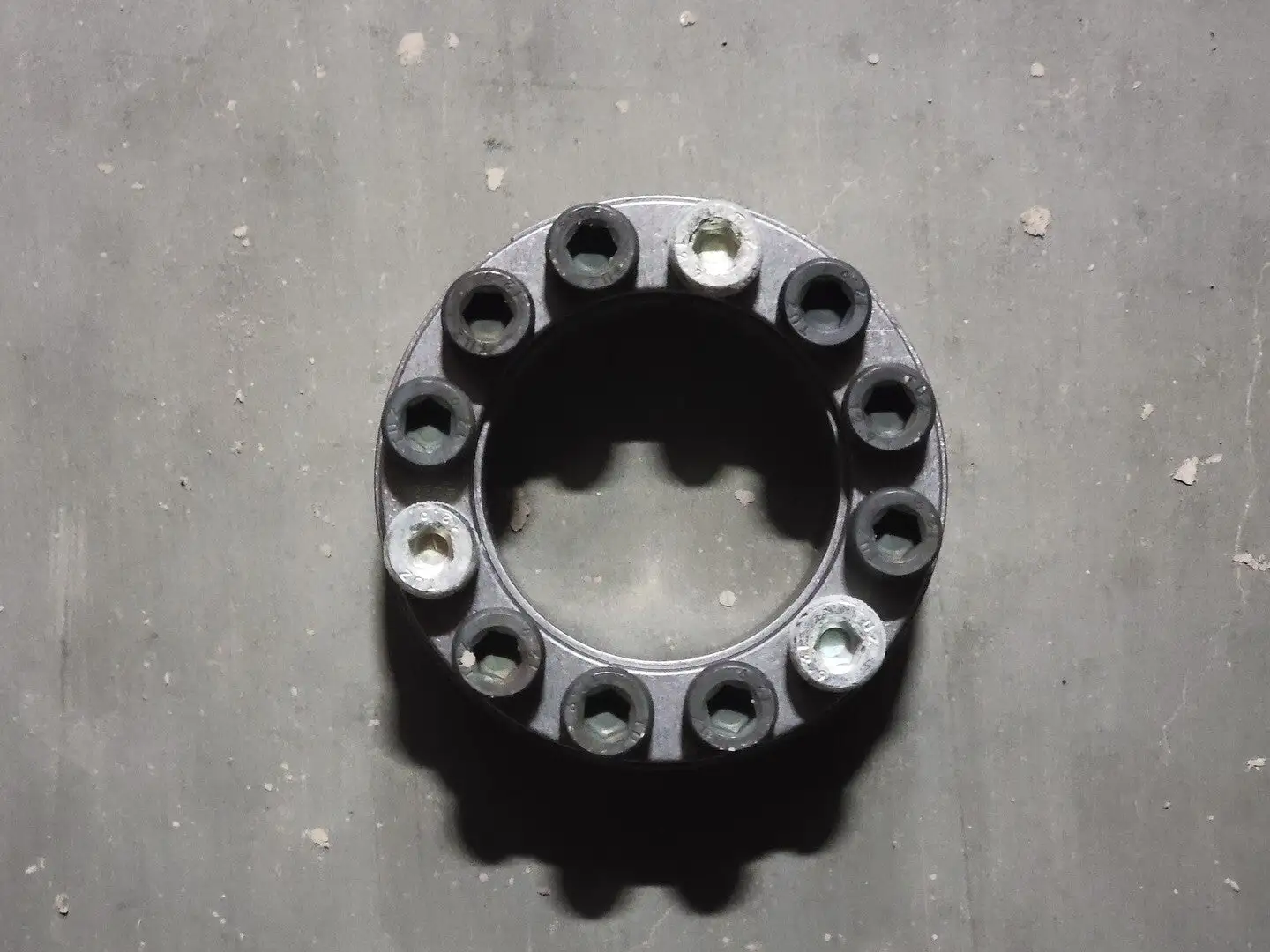 1-15/16" x 80 mm Locking Assembly/Keyless Bushing 2005