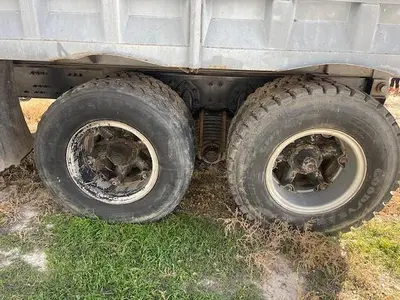 USED 2009 MACK GU713