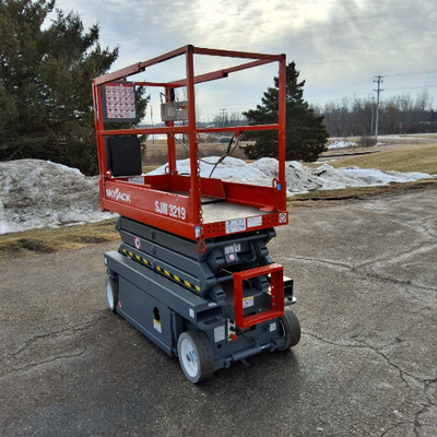 USED 2014 Skyjack SJ3219