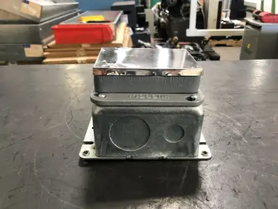 NEW HUBBELL 6256