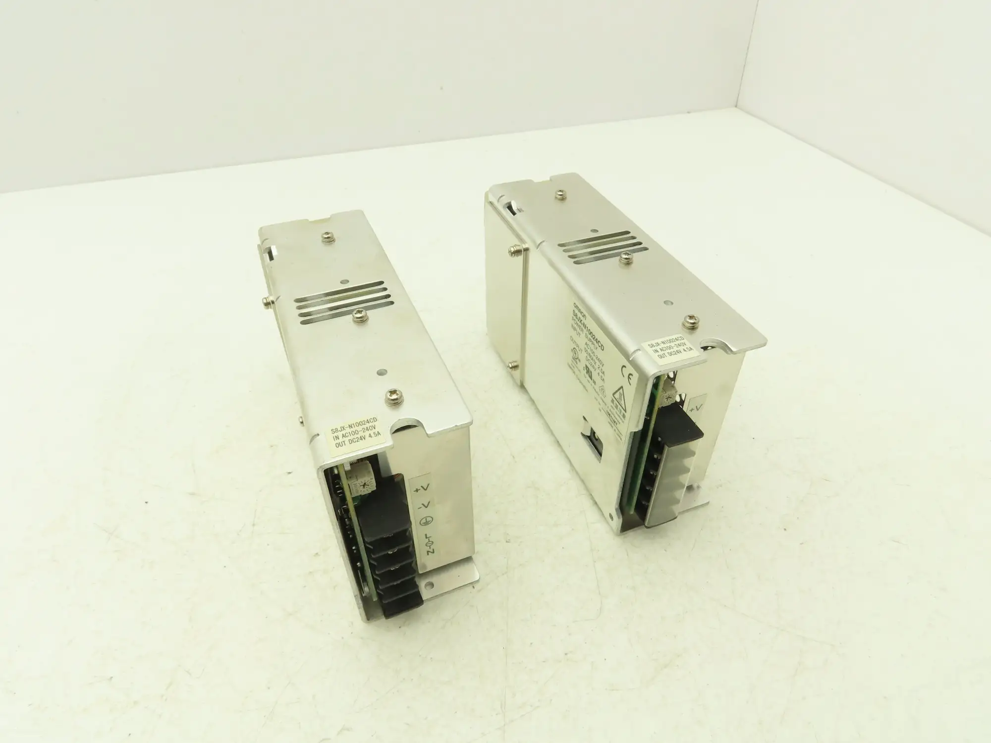 Omron S8JX-N10024CD Power Supply In 100-240VAC Out 24VDC 4.5A DIN Rail Lot of 2