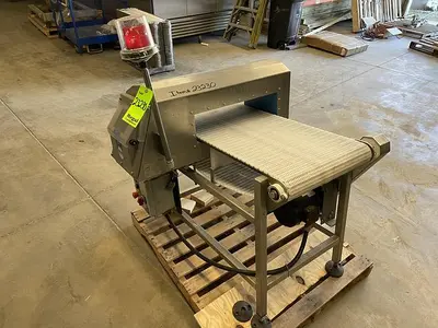 USED LOMA SYSTEMS METAL DETECTOR IQ3