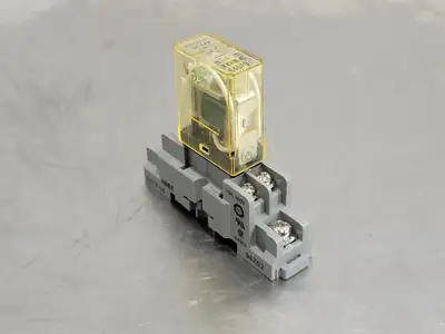 USED IDEC RH1B-UDC24V