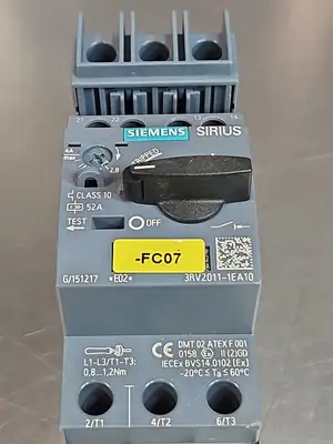 Siemens 3RV2011-1EA10 3-Pole Circuit Breaker Loc4C25