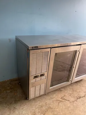 75-0435 Perlick Dual Zone DZS60-T 60" Double Door Self Contained Back Bar Cooler