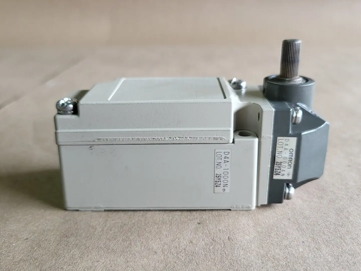 NEW OMRON D4A-1104N