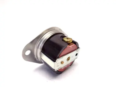 New | in-Stock Hubbell Straight Blade Flanged Receptacle Electrical Fittings Michigan US | Maverick Industrial Sales #1460983