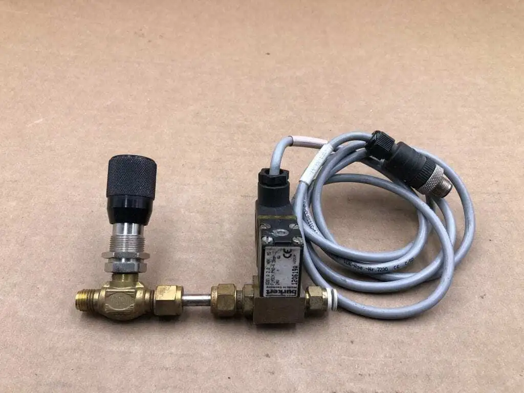 Burkert 0201 Brass 2-Way Solenoid Plunger Valve 0-65PSI 24VDC 4W 120619A