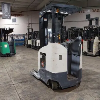 USED 2016 CROWN RR5725-45