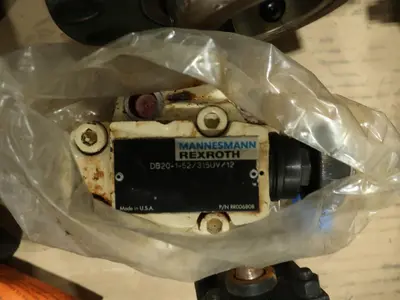 PALLET OF ASSORTED HYDRAULICS