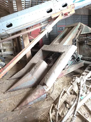 NEW IDEA 325 Harvesting Equipment | Iron Listing (11)