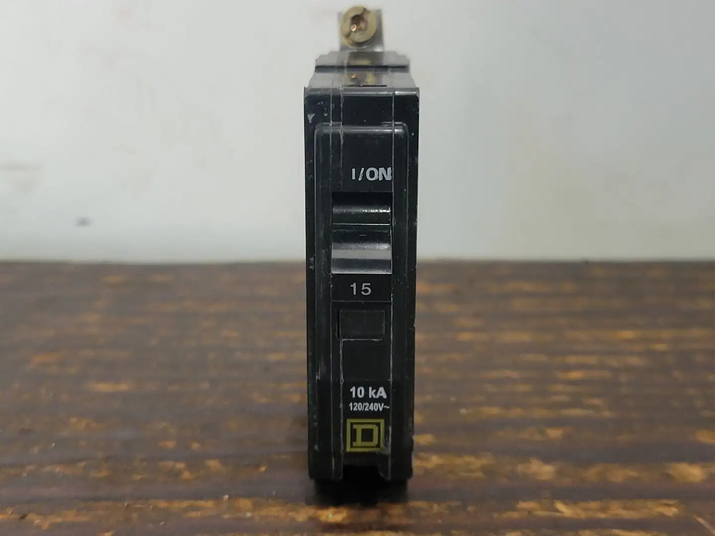 15 Amp, 1 Pole, 120/240 volts Circuit Breaker
