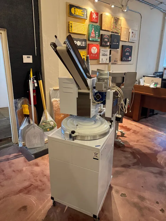 Used 2015 Dell'Oro F-461 Restaurant Equipment (Miscellaneous) Florida US | Giochi di Pizza #300045