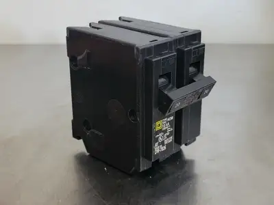 USED SQUARE D HOM220