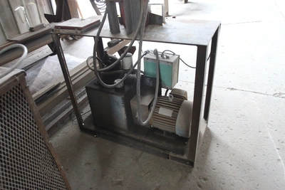 Stenciler (LOCATION: Schertz, TX)