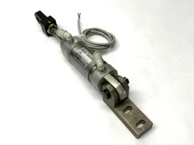 USED SMC CM2E32-DCG3181G-25