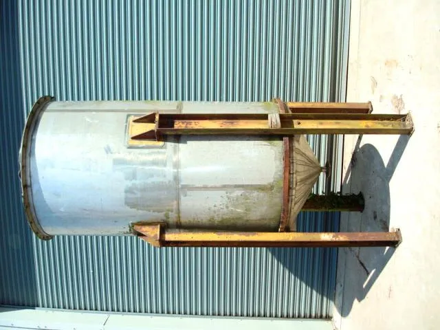2270 L S/S Enclosed Tank