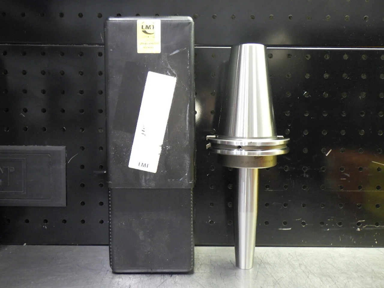 New | in-Stock LMT _UNKNOWN_ CAT Holders Michigan US | Superior Machine & Tool Inc #212949