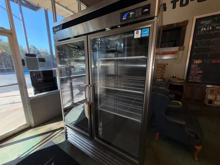 Used _UNKNOWN_ _UNKNOWN_ Display Refrigerators Georgia US | Auction Management Corporation #1548601