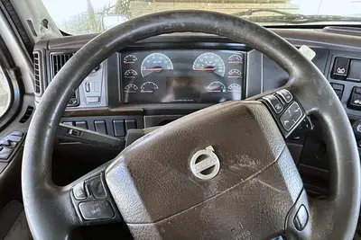 Used 2015 VOLVO VNL Conventional trucks North Carolina US | Proxy Equipment #1385412