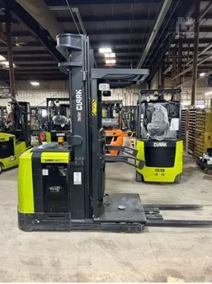 USED 2011 CLARK OSX15