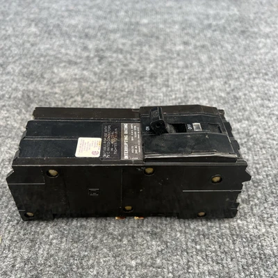 Used Square D Q1380 Circuit Breakers California US | Davliegogo LLC #1707105