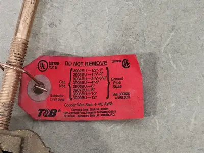 USED THOMAS & BETTS 3905