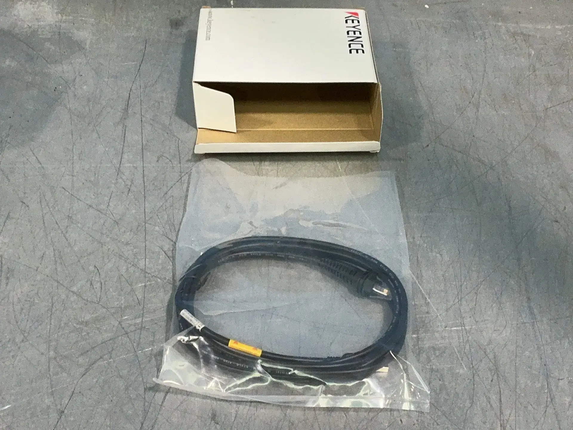 Used KEYENCE HR1C3UN Cable & Wire Ohio US | HGR 24 #1316387