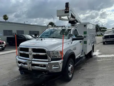 Used 2017 VERSALIFT SST40EIH-02 Bucket (boom) trucks Florida US | Truck and Van Outlet #1509170