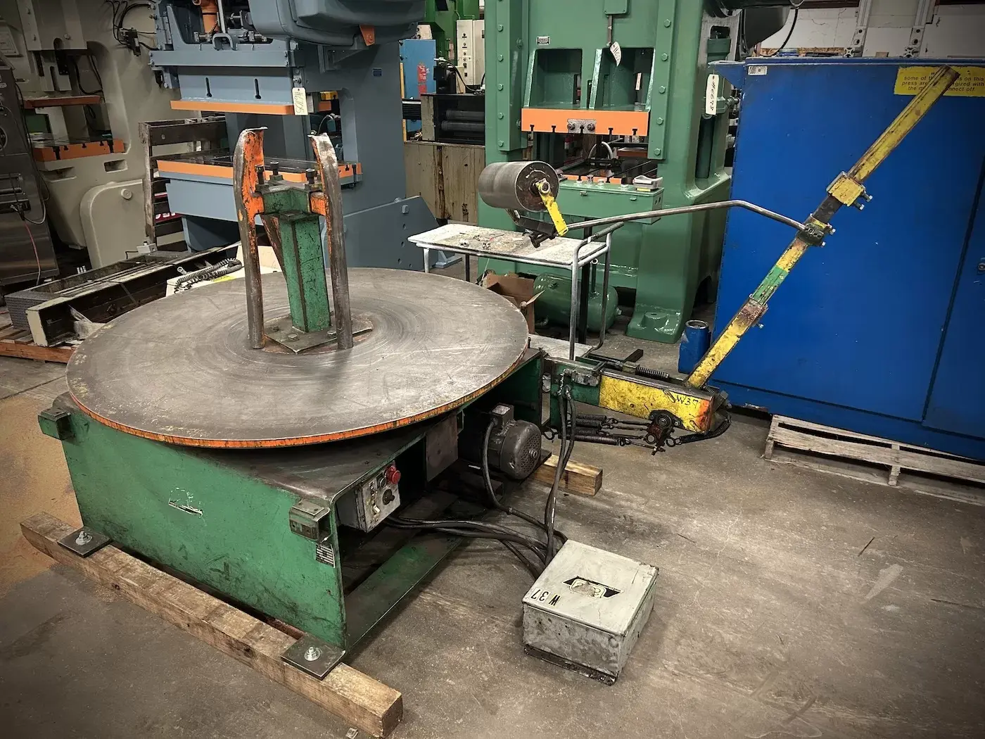 USED 2001 AWC F-500