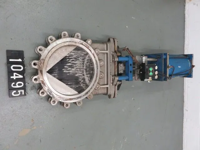 Trueline TL 18"-150 knife gate valve with pneumatic actuator  V-Port