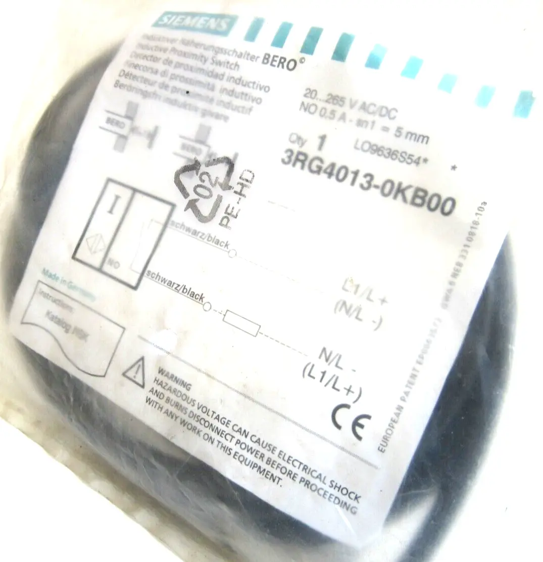 NEW SIEMENS 3RG4013-0KB00 INDUCTIVE PROXIMITY SWITCH 3RG40130KB00