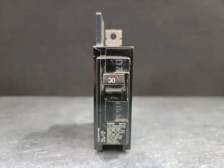 Used SIEMENS BQ1B030 Switchgears British Columbia CA | Lenmark #243838