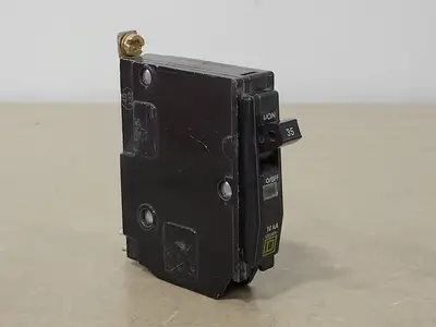 USED SQUARE D QOB135