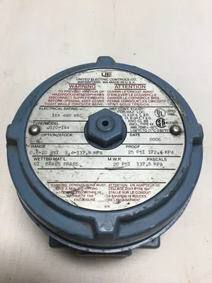 United Electric Controls J120-144 Pressure Switch 15A 480VAC 0.5-20PSI Operating Range