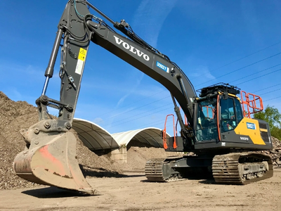 USED 2022 Volvo EC200E