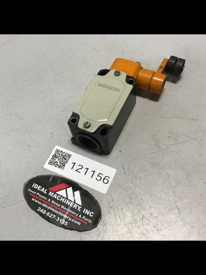 USED SIEMENS 3SE3 120-1GW-Z