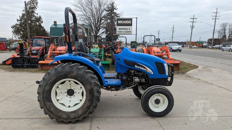 Used 2005 NEW HOLLAND TC35A Agricultural Tractors | Rosseel's Equipment Inc #720726