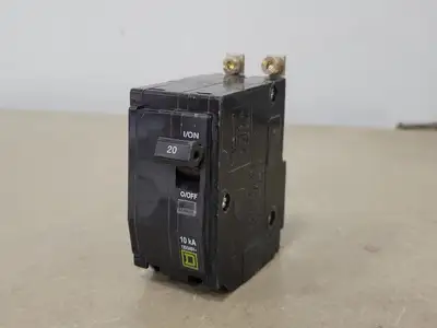 USED SQUARE D QOB220