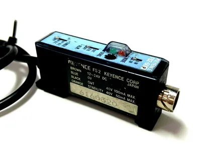 USED KEYENCE FIBER AMPLIFIER, CABLE TYPE, PNP 250 MICROSECONDS