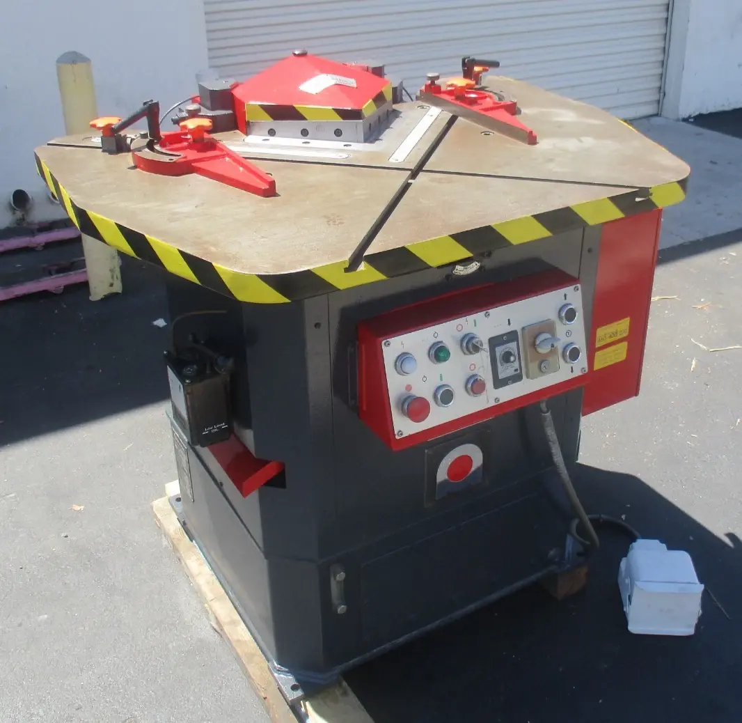 USED AMADA CS-220
