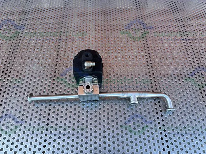 Used ITT PURE FLO .5-316L- RA20MAX 4 WAY DIAPHRAGM VALVE W/ 1/2" SANITARY FITTING Valves/Fittings California US | Equipment Lab #485824